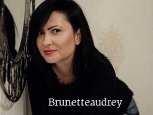Brunetteaudrey