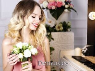 Demureee