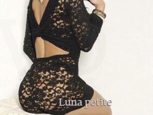 Luna_petite
