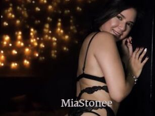 MiaStonee