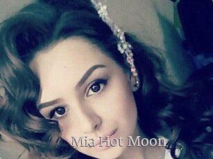 Mia_Hot_Moon