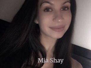 Mia_Shay