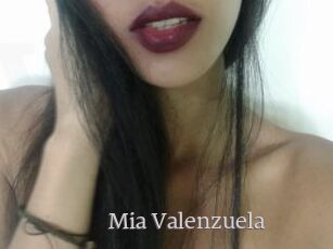 Mia_Valenzuela