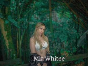Mia_Whitee