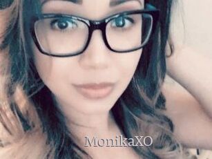 MonikaXO