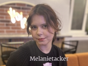 Melanietacker